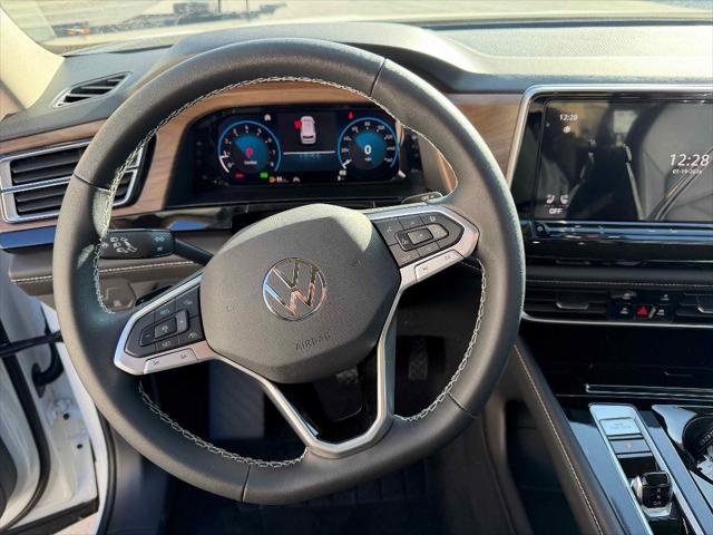 2026 Volkswagen Atlas SE with Technology