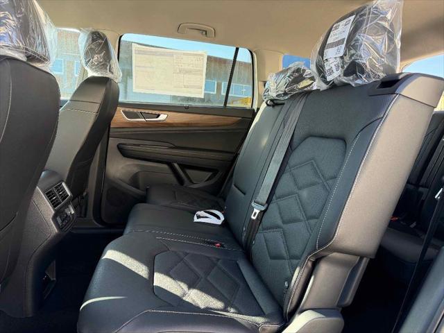 2026 Volkswagen Atlas SE with Technology