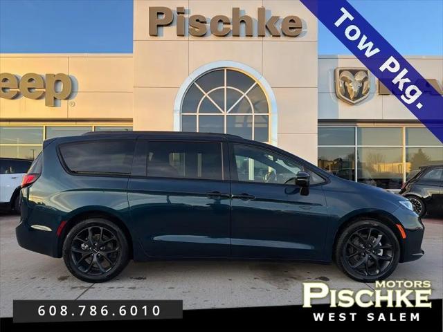2024 Chrysler Pacifica Touring L for sale in West Salem, WI