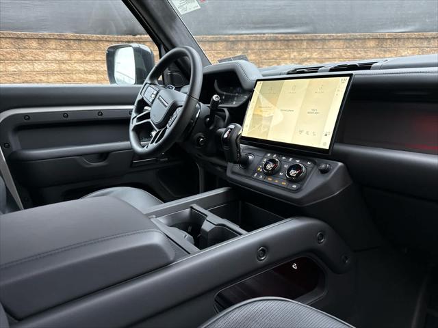 2026 Land Rover Defender P635 OCTA