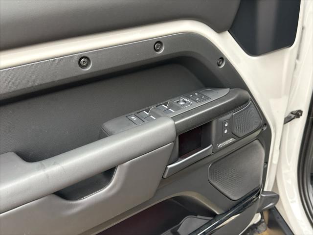 2026 Land Rover Defender P635 OCTA