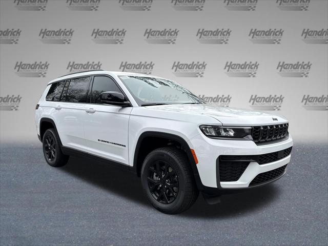 New 2026 Bright White Clear-Coat Exterior Paint Jeep Laredo image 28