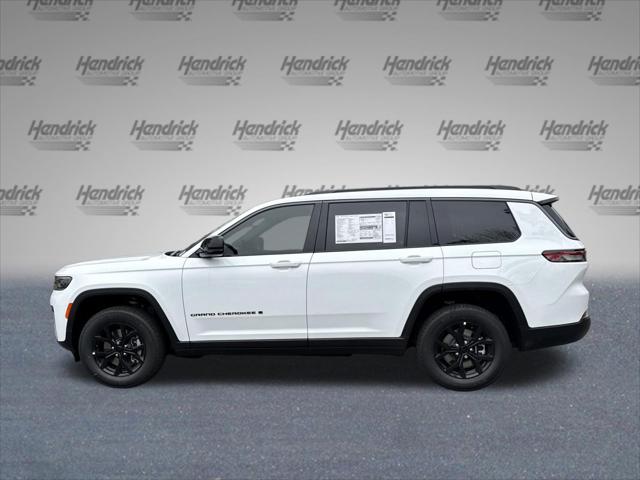 New 2026 Bright White Clear-Coat Exterior Paint Jeep Laredo image 32