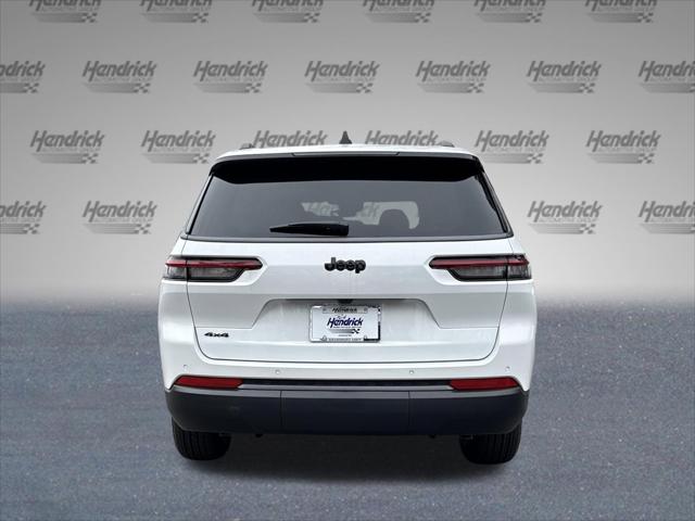 New 2026 Bright White Clear-Coat Exterior Paint Jeep Laredo image 34