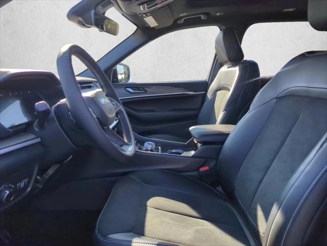 2026 Jeep Grand Cherokee GRAND CHEROKEE L LAREDO ALTITUDE 4X2