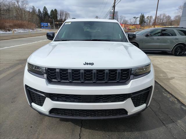 2026 Jeep Grand Cherokee GRAND CHEROKEE L LAREDO ALTITUDE 4X4