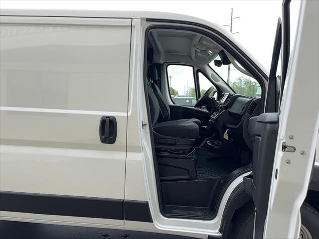 2026 Ram ProMaster Cargo Van Tradesman Low Roof 136" WB w/Pass Seat