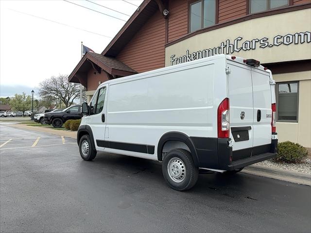 2026 Ram ProMaster Cargo Van Tradesman Low Roof 136" WB w/Pass Seat