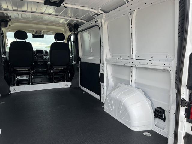 2026 RAM ProMaster 2500 RAM PROMASTER 2500 TRADESMAN CARGO VAN LOW ROOF 136 WB
