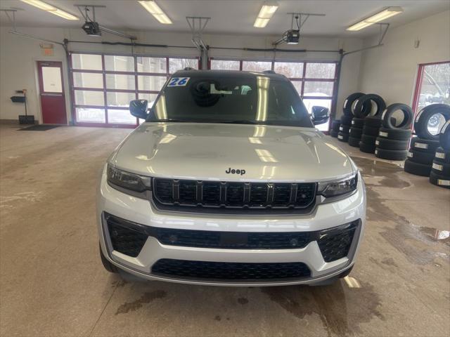 2026 Jeep Grand Cherokee GRAND CHEROKEE L SUMMIT 4X4