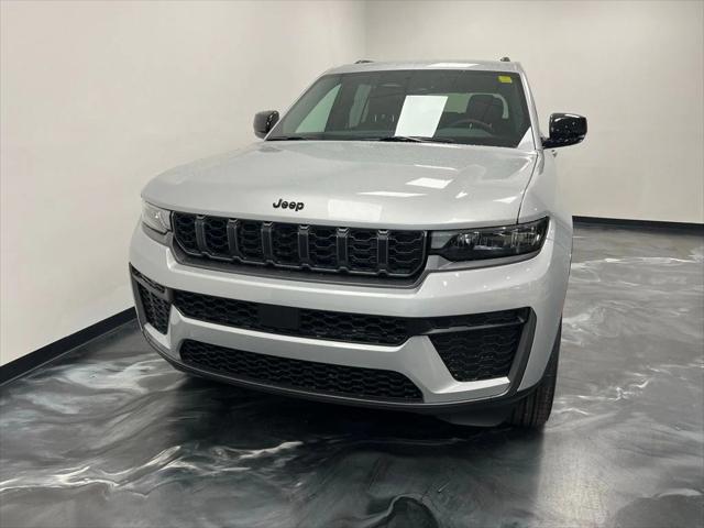 2026 Jeep Grand Cherokee GRAND CHEROKEE L LAREDO ALTITUDE 4X4