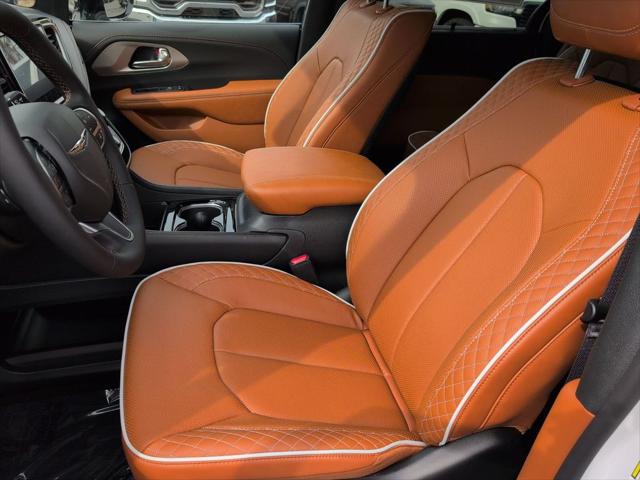 2026 Chrysler Pacifica Pinnacle AWD