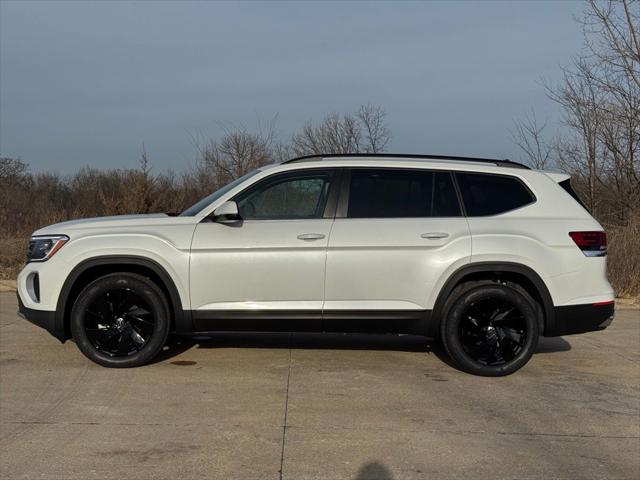 2026 Volkswagen Atlas SE with Technology