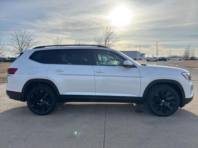 2026 Volkswagen Atlas SE with Technology
