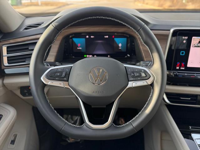 2026 Volkswagen Atlas SE with Technology