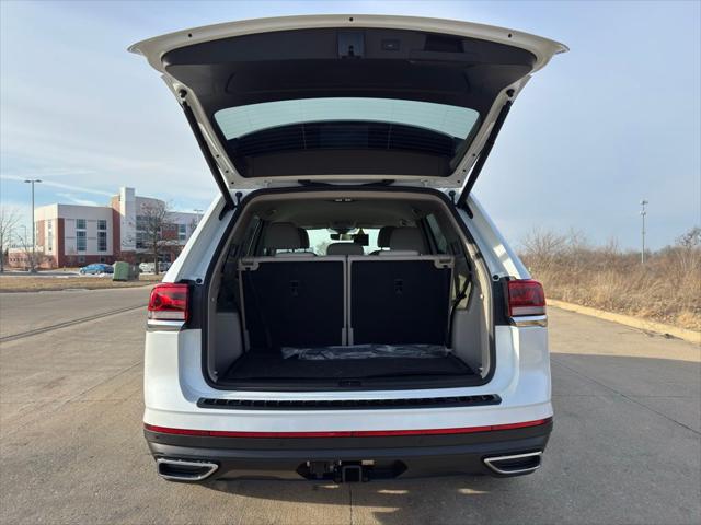 2026 Volkswagen Atlas SE with Technology