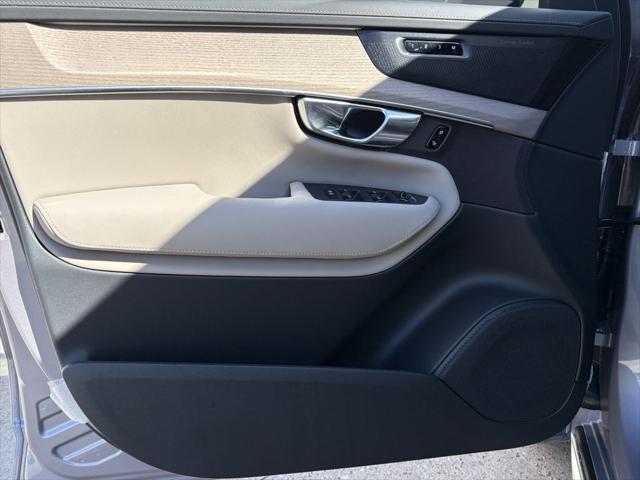 2026 Volvo XC90 Ultra, B6 AWD Gas (mild hybrid), Gasoline, Bright, 7 Seats