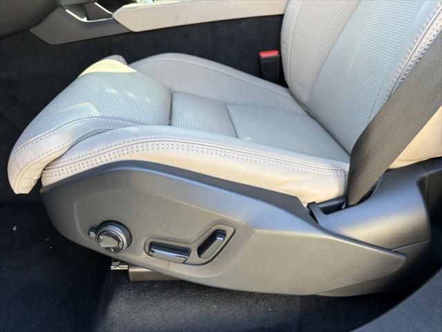 2026 Volvo XC90 Ultra, B6 AWD Gas (mild hybrid), Gasoline, Bright, 7 Seats