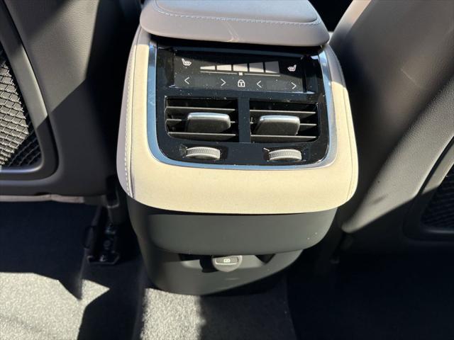 2026 Volvo XC90 Ultra, B6 AWD Gas (mild hybrid), Gasoline, Bright, 7 Seats