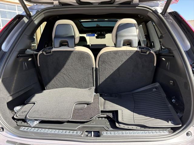 2026 Volvo XC90 Ultra, B6 AWD Gas (mild hybrid), Gasoline, Bright, 7 Seats