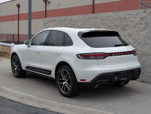 2025 Porsche Macan Unknown