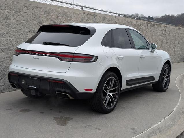 2025 Porsche Macan Unknown