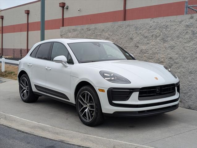 2025 Porsche Macan Unknown