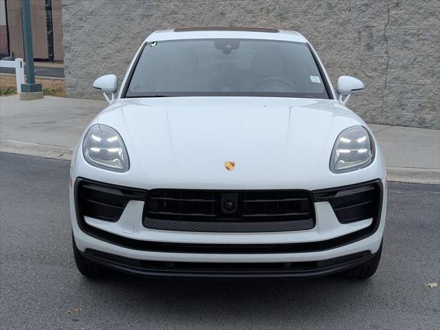 2025 Porsche Macan Unknown