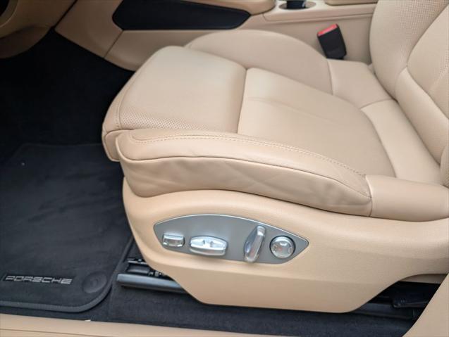 2025 Porsche Macan Unknown