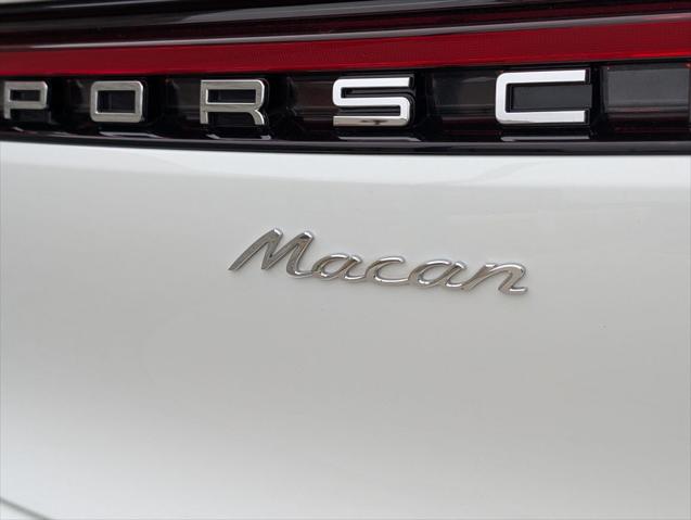 2025 Porsche Macan Unknown