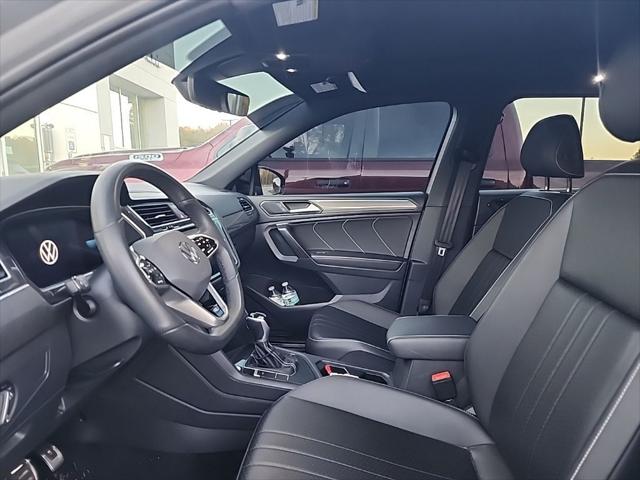 2024 Volkswagen Tiguan 2.0T SE R-Line Black