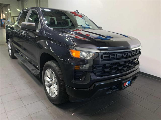 2022 Chevrolet Silverado 1500 4WD Crew Cab Short Bed Custom