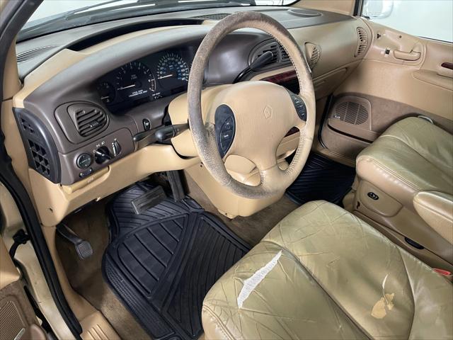 2000 Chrysler Town and Country LXi