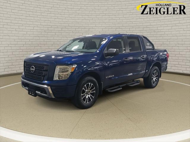 2024 Nissan TITAN Crew Cab SV 4x4