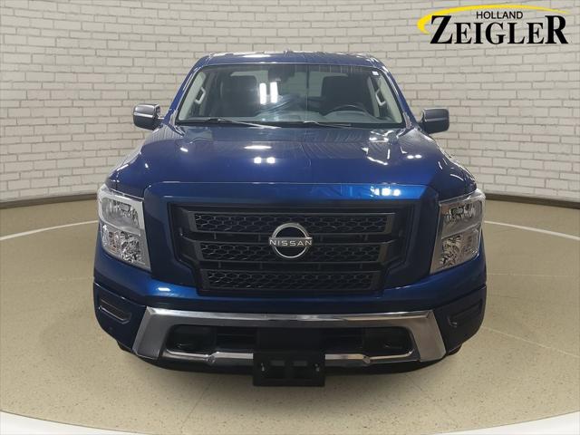 2024 Nissan TITAN Crew Cab SV 4x4