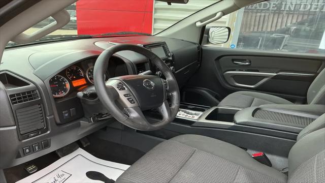 2015 Nissan Titan SV