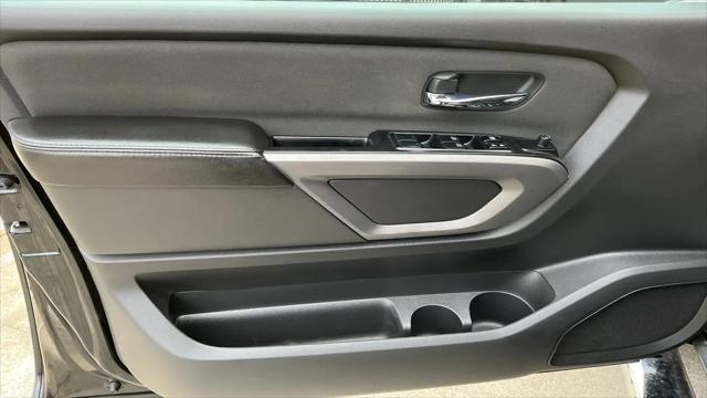2015 Nissan Titan SV