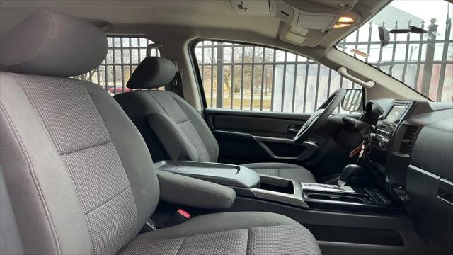 2015 Nissan Titan SV