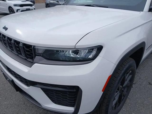 2026 Jeep Grand Cherokee Altitude 4x4
