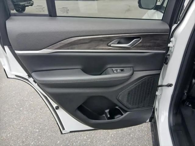 2026 Jeep Grand Cherokee Altitude 4x4