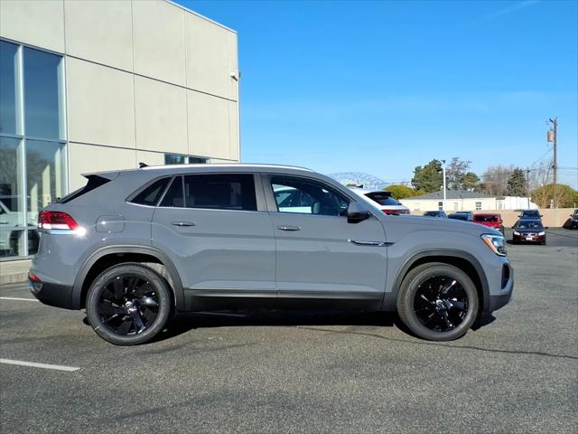 2026 Volkswagen Atlas Cross Sport SE with Technology