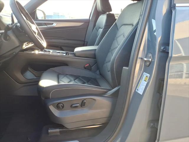 2026 Volkswagen Atlas Cross Sport SE with Technology