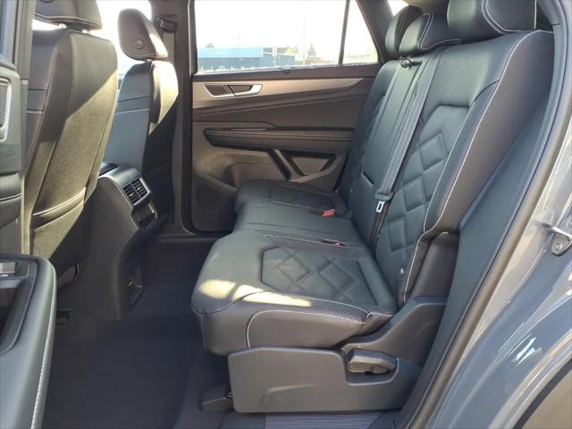 2026 Volkswagen Atlas Cross Sport SE with Technology