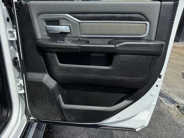 2023 Ram 3500 Big Horn Crew Cab 4x4 8' Box
