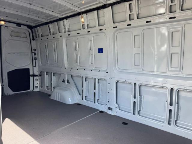 2025 Mercedes-Benz Sprinter 2500 High Roof 4-Cyl Diesel