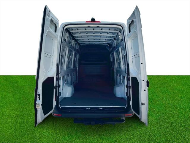 2025 Mercedes-Benz Sprinter 2500 High Roof 4-Cyl Diesel