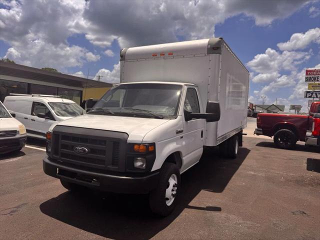 2014 Ford E-350 Cutaway Base