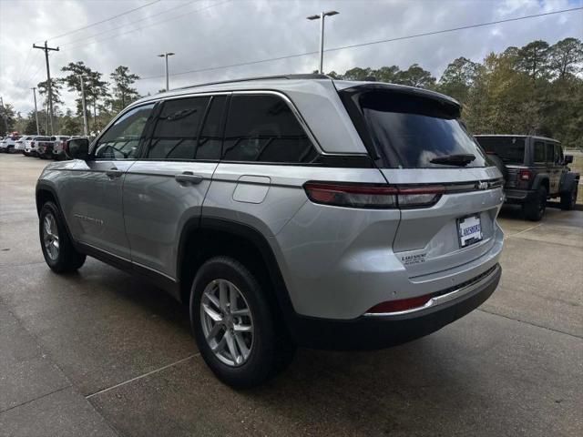 2025 Jeep Grand Cherokee Laredo 4x2