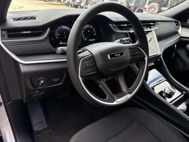 2025 Jeep Grand Cherokee Laredo 4x2