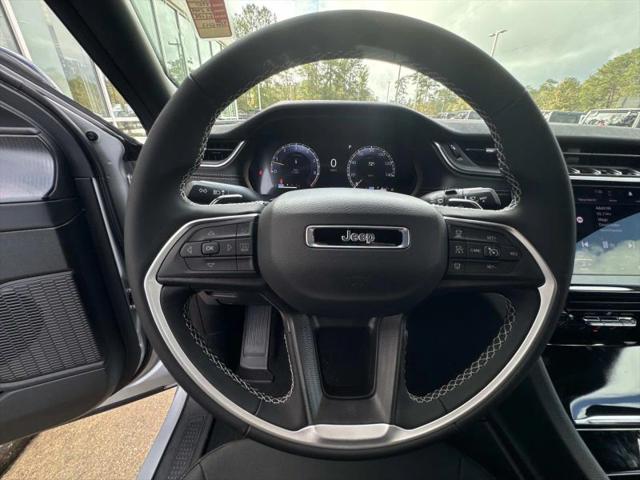 2025 Jeep Grand Cherokee Laredo 4x2